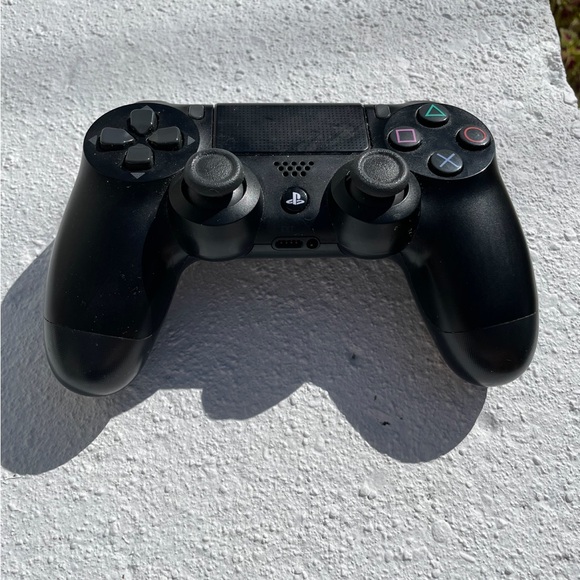 Pre-Owned PS4 Dualshock 4 Controller - Picture 4 of 8